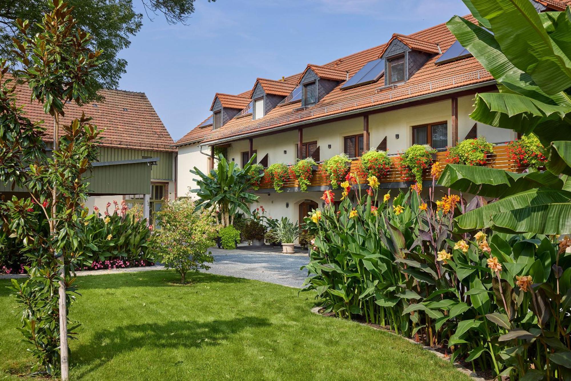 Hotel Garni Sonnenhof Reichenberg  Exterior photo