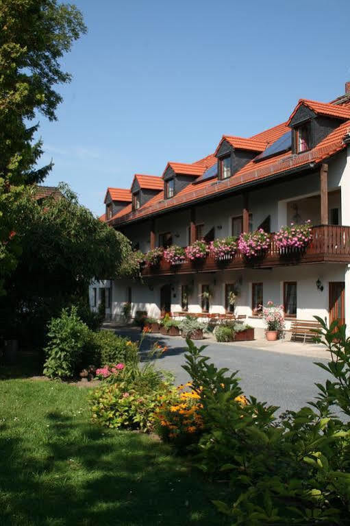 Hotel Garni Sonnenhof Reichenberg  Exterior photo