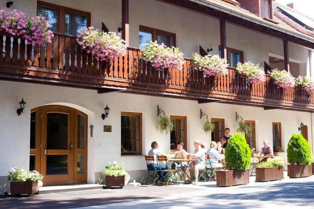 Hotel Garni Sonnenhof Reichenberg  Exterior photo