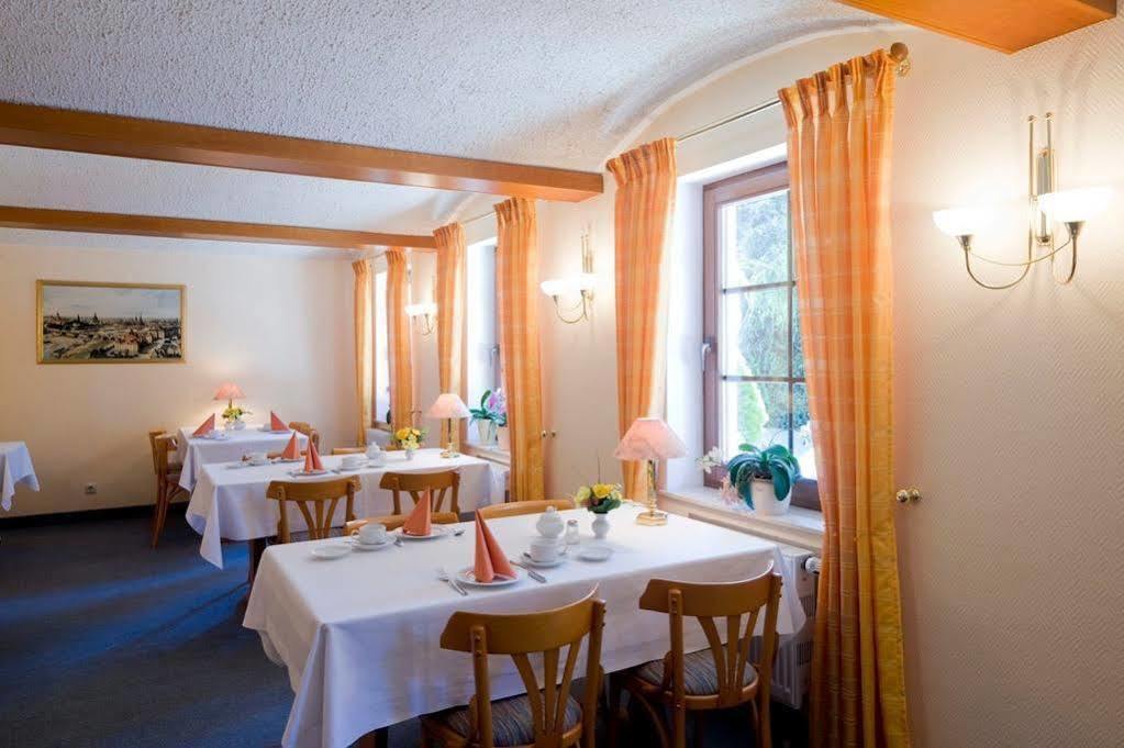Hotel Garni Sonnenhof Reichenberg  Exterior photo